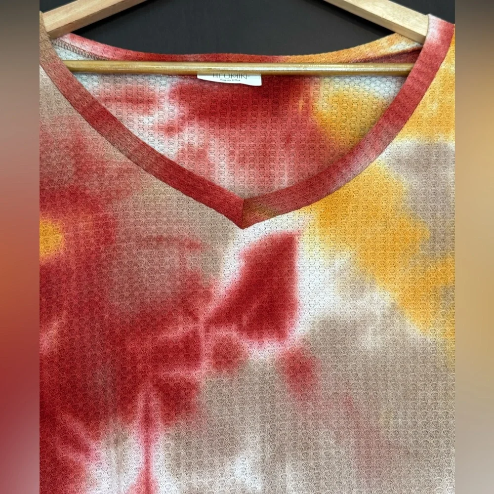 BLUMIN Colorful V-Neck Tie-Dye Top